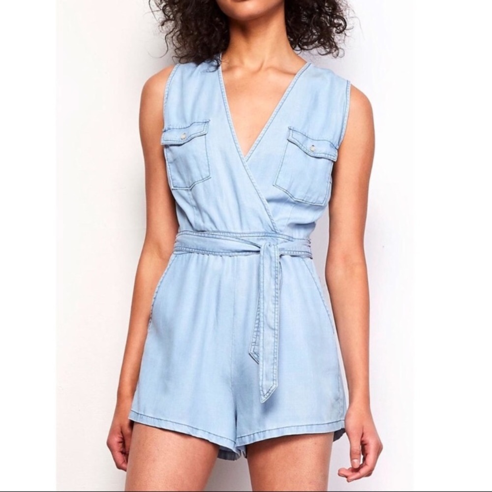 BB DAKOTA ✨NWOT✨ Tencel Chambray Deann Romper